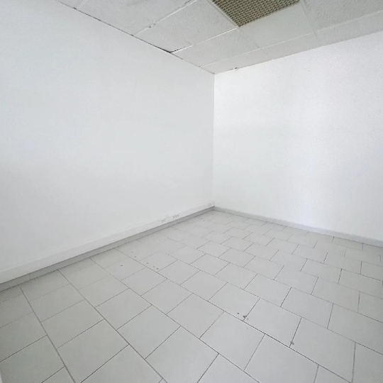  NAT'IMMO : Office | MOUANS-SARTOUX (06370) | 100 m2 | 1 400 € 