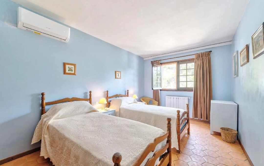 NAT'IMMO : House | LES ARCS (83460) | 184 m2 | 795 000 € 