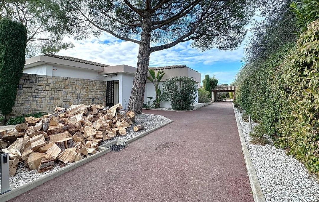 NAT'IMMO : House | MOUGINS (06250) | 163 m2 | 1 690 000 € 