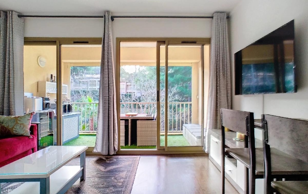 NAT'IMMO : Apartment | SANARY-SUR-MER (83110) | 30 m2 | 280 000 € 