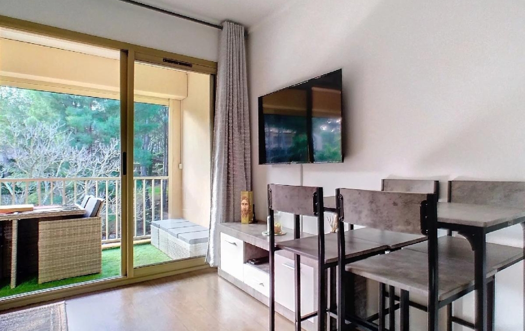 NAT'IMMO : Apartment | SANARY-SUR-MER (83110) | 30 m2 | 280 000 € 